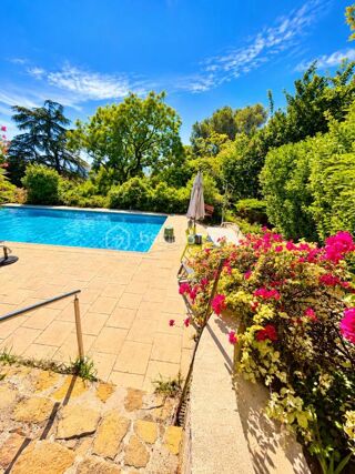  Terrain à vendre 653 m²