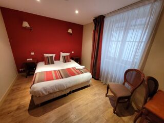  Immeuble  vendre 15 + pices 710 m