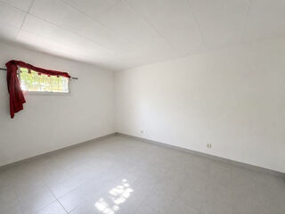 Vente Appartement Appartement 85 m² à rénover - Quartier d'Anthéor  - Cave de 63 m² de plain-pied Saint raphael