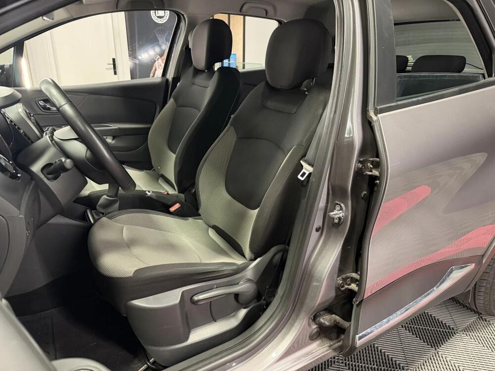 Captur 1.5 dCi eco2 90 cv Business 2014 occasion 74330 Poisy