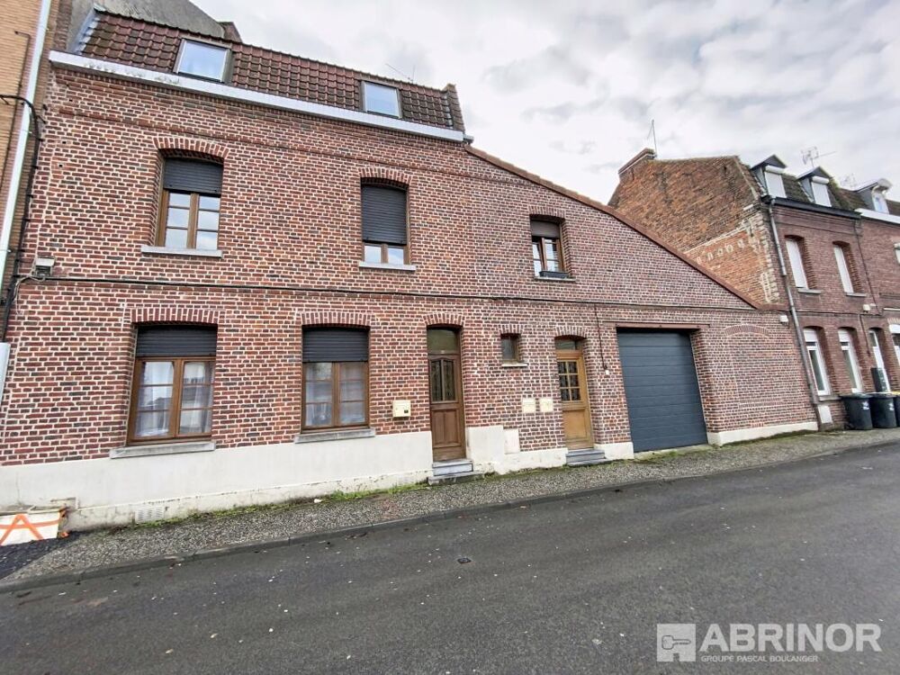 GRANDE MAISON DE VILLE comprenant une maison, 2 appartements de Type 2, un garage de 60m²