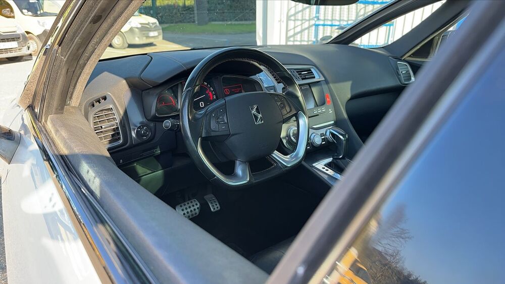 DS5 2.0 BlueHDi 180 EAT6 Performance Line - Automatique 2018 occasion 13840 Rognes
