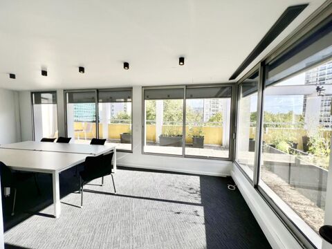   Beau bureaux lumineux, terrasse privative, parking 