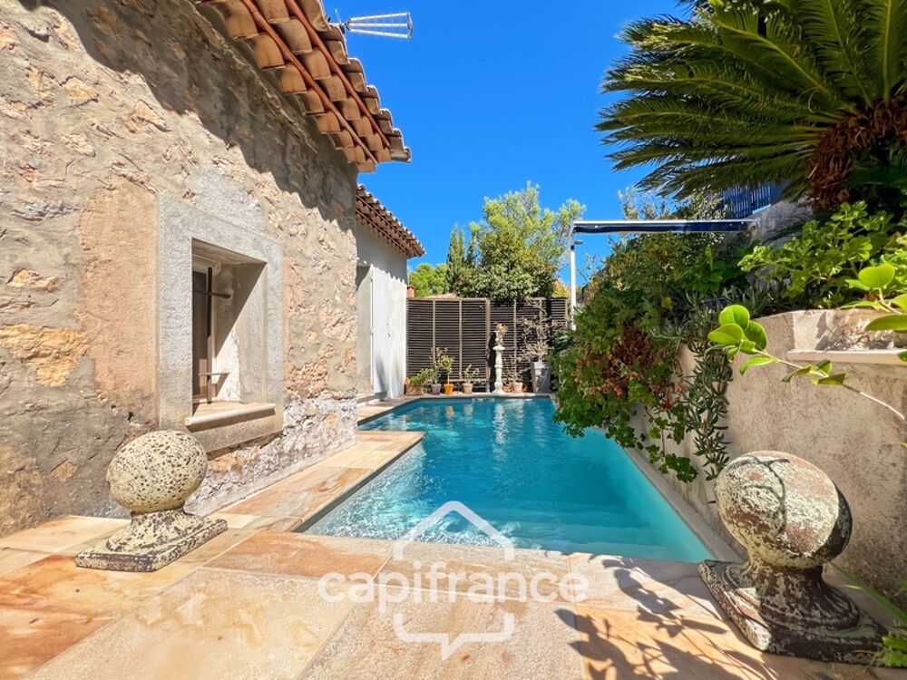 Maison 6 pièces 201 m² · à Hyeres · 201 m² · 690 000 €