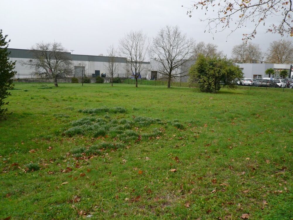 Vente Terrain ? CHATEAUBERNARD (16) Terrain � Vendre en Zone Urbaine � Vocation Economique ? Chateaubernard
