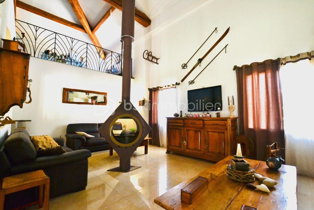 � vendre  Propri�t�/ch�teau La Verdi�re (83560)