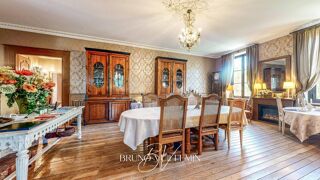  Proprit/chteau  vendre 15 + pices 750 m