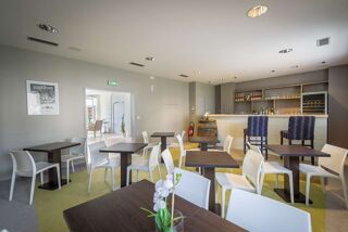  Immeuble à vendre 15 + pièces 1300 m²