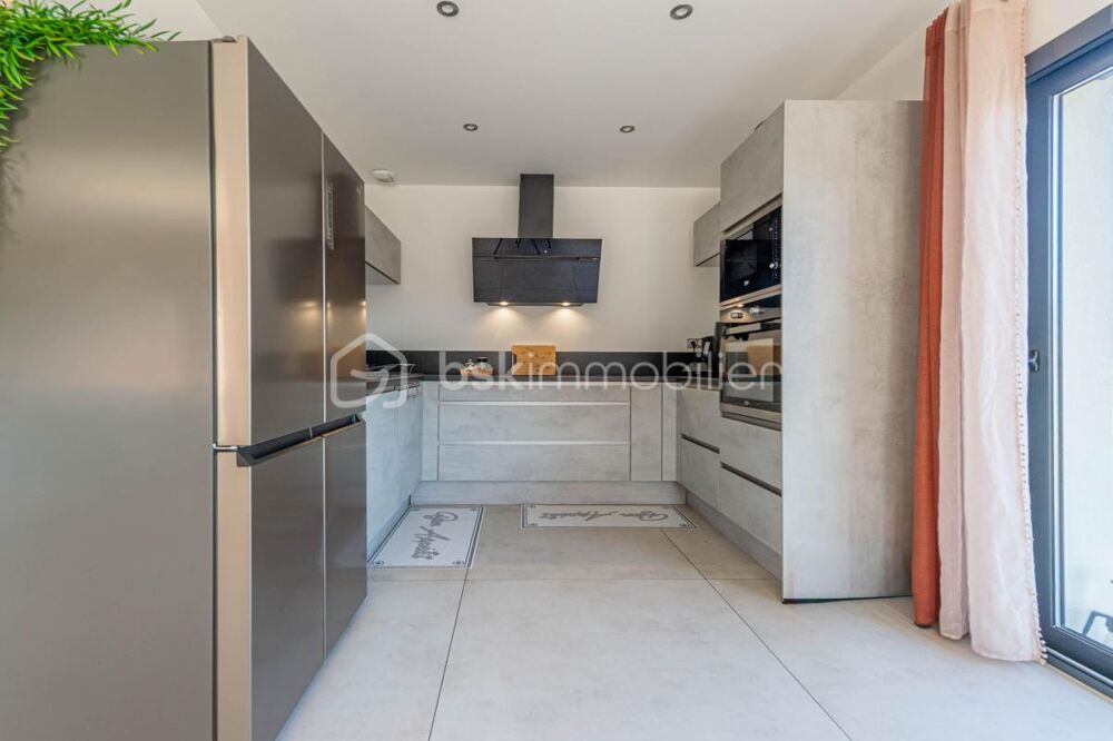 Maison 165 m² avec piscine  À 1 km du lac dAnnecy  Lathuile