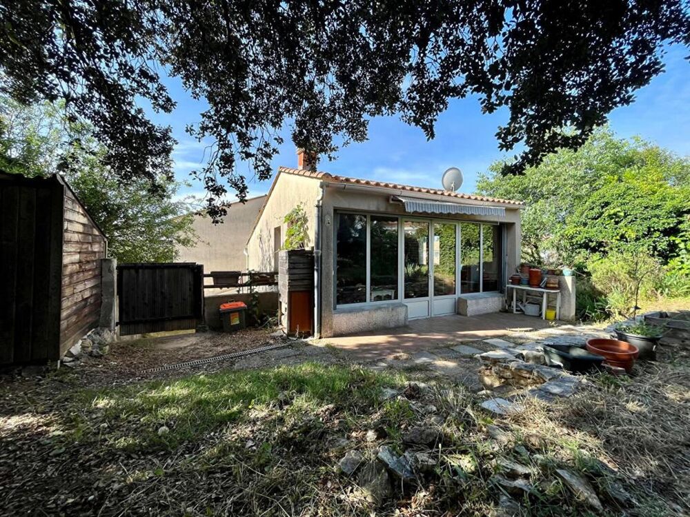 jolie petite maison de 75m2 sur terrain arboré