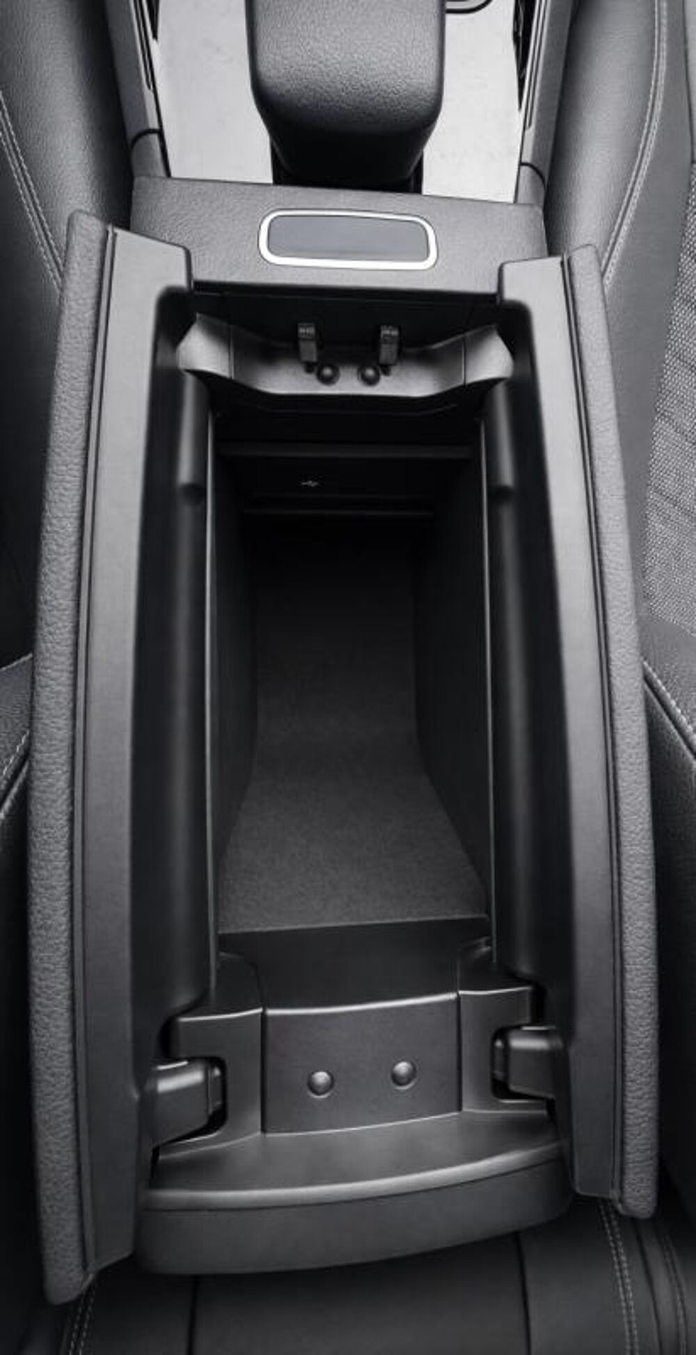 Classe B 1&deg; Main / 2L Diesel Carnet Mercedes Bo&icirc;te auto 180 Style Lin 2022 occasion 60430 Abbecourt