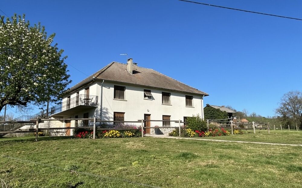 Grande maison familiale de 174 m² avec terrain de 4 160 m²  Proche Maurs