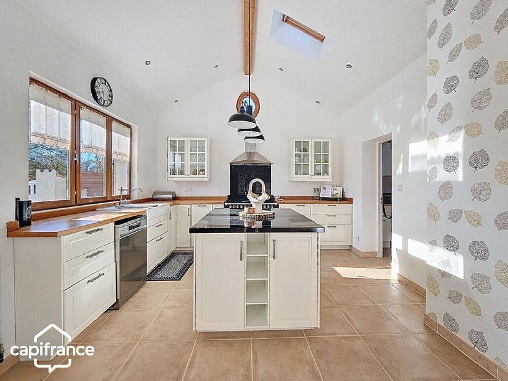 Maison familiale 131 m²  4 chambres + bureau  vie de plain-pied  jardin 620 m²  La Chapelle-Gaudin (Argentonnay 79150)