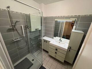  Appartement à louer 4 pièces 92 m²