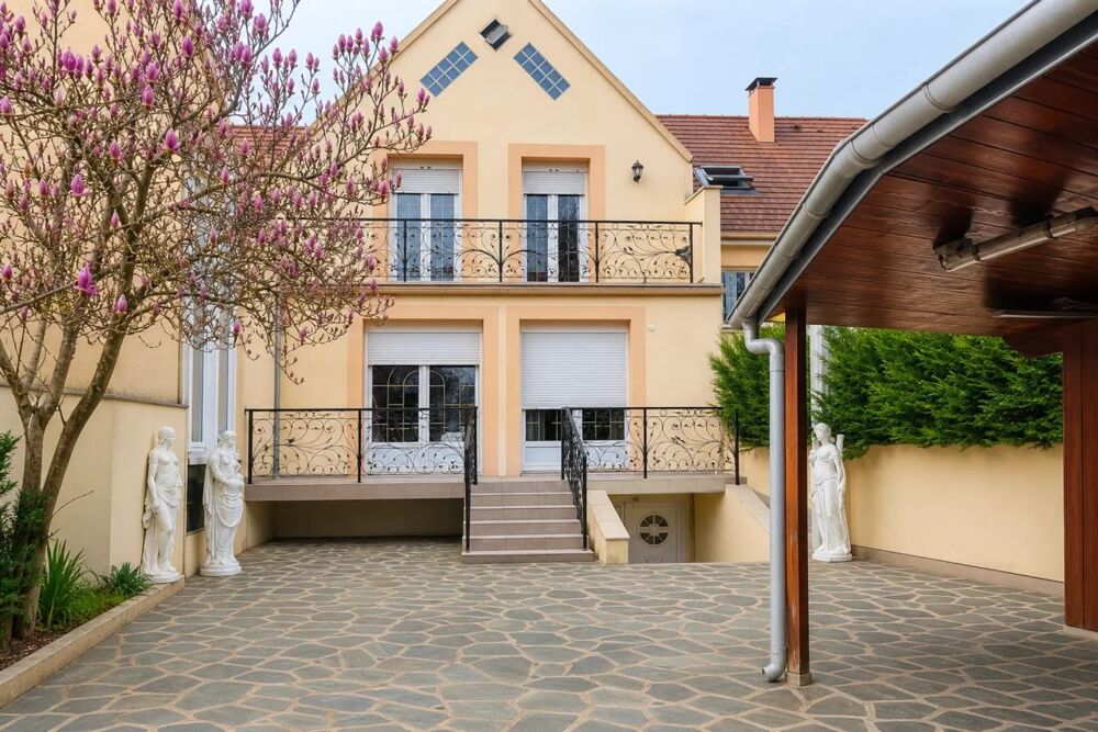 Vélizy-Villacoublay - Le Village - Maison de rapport - 164 m²
