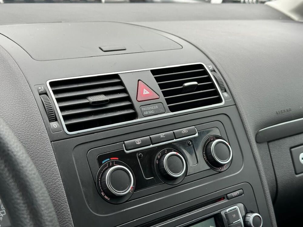 Touran II 1.2 TSI 105 BLUEMOTION TECHNOLOGY TRENDLINE 2011 occasion 78240 Chambourcy