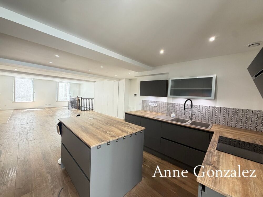 ORLEANS Coeur de ville entre bords de Loire et Halles Châtelet, à vendre superbe maison rénovée avec qualité : pièce de réceptio