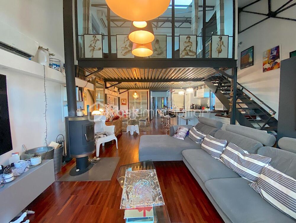 Vente Loft Magnifique loft avec climatisation, 2 places de parking, jardin, piscine et salle de sport !!! Merignac