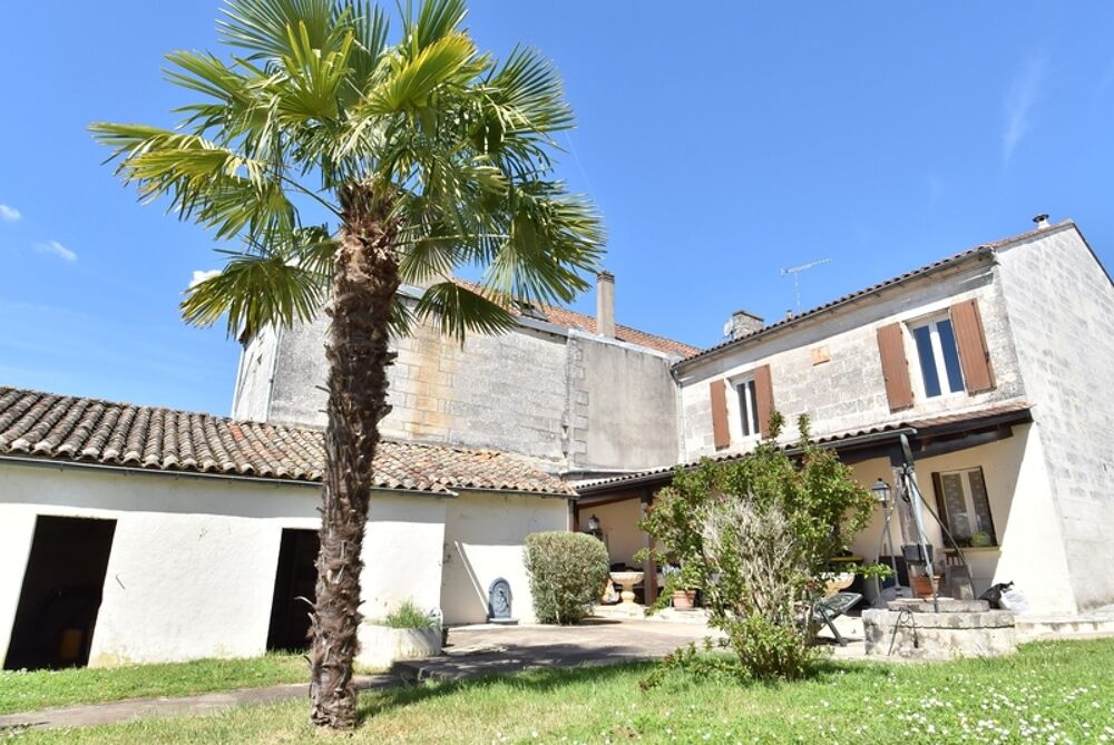 Vente Maison Maison à vendre 6 pièces ANGOULEME (16) maison 3 chambres + Studio et piscine sur terrain de 1150 m2 Angouleme