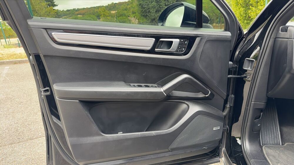 Cayenne 3.0 V6 461 AWD E-Hybrid BVA8 Platinum Edition 2022 occasion 78711 Mantes La Ville