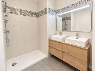  Appartement à louer 2 pièces 46 m²