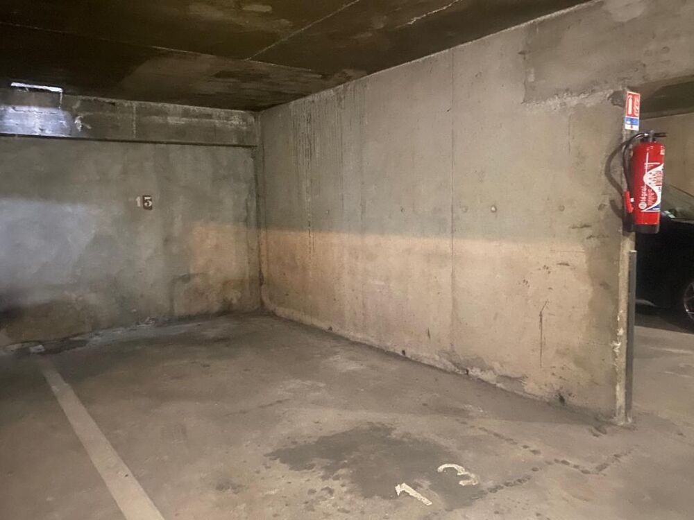 Vente Parking/Garage BORDEAUX A VENDRE PLACE PARKING SECTEUR STADE CHABAN/ORNANO Bordeaux