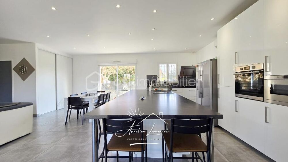 Villa 6 pièces 180 m² sur un terrain de 600 m² - Clarensac
