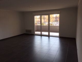  Appartement à louer 3 pièces 80 m²