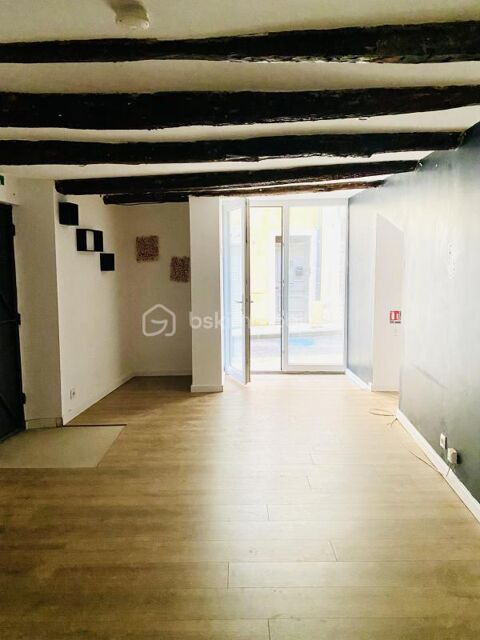 Murs commerciaux 33 m2 - Centre ville du Beausset 76000 83330 Le beausset