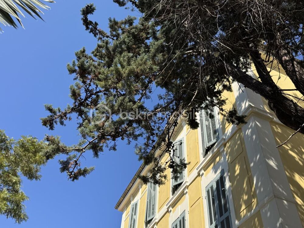 Vente Appartement Au centre de HYERES (83400), DANS LE CARRÉ D'OR, HYPER CENTRE, APPARTEMENT DE 58,05 M2 ENTIÈREMENT RÉNOVÉ Hyeres