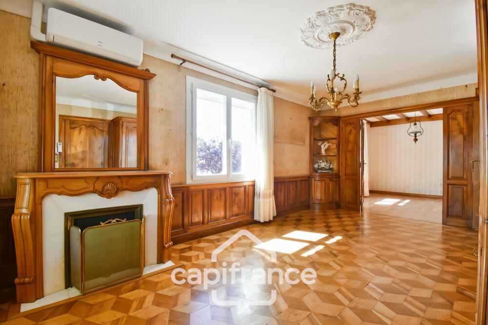 Maison à vendre COURCELLES (17), 140m²habitables, 7 pièces sur 4800m² de terrain avec nombreuses dépendances