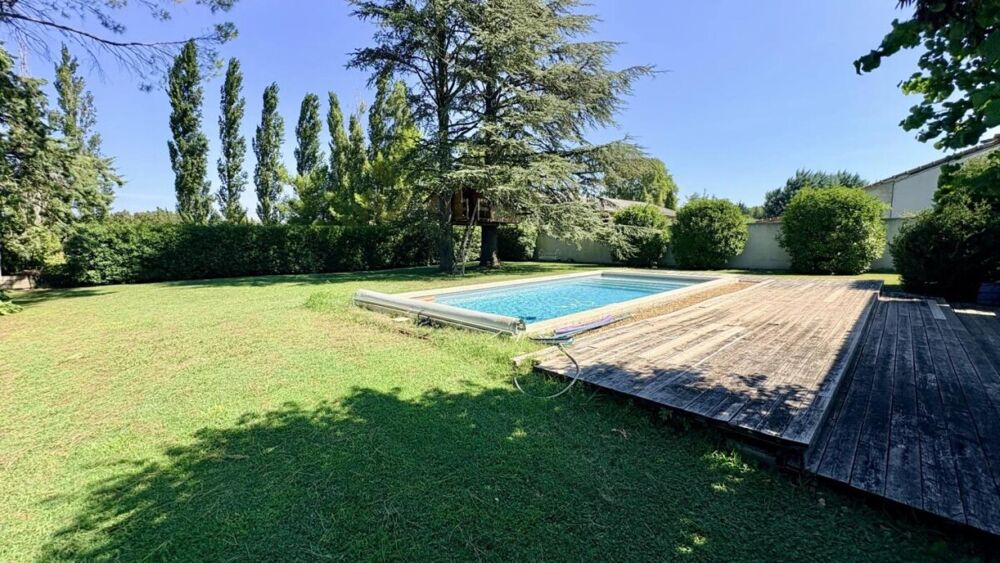 Propriété de charme et caractère a LIsle-sur-la-Sorgue