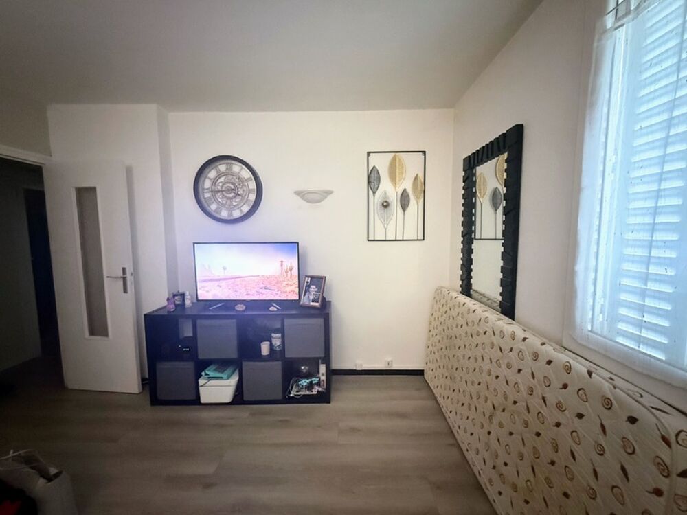 St Egrève La Monta beau studio à saisir