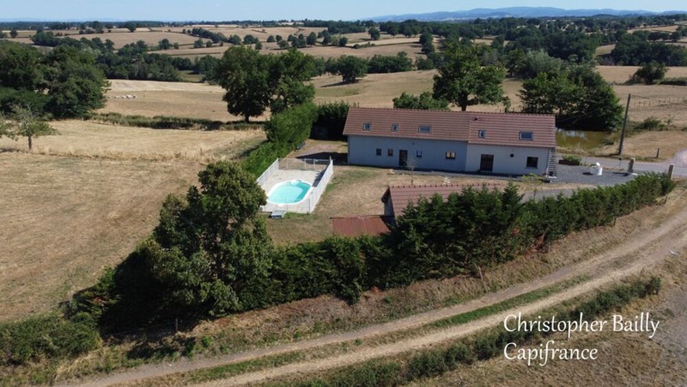 Belle longère rénovée en 2021, avec de beaux volumes, sur un terrain de 2 hectares