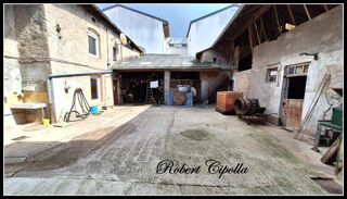  Immeuble à vendre 15 + pièces 1100 m²