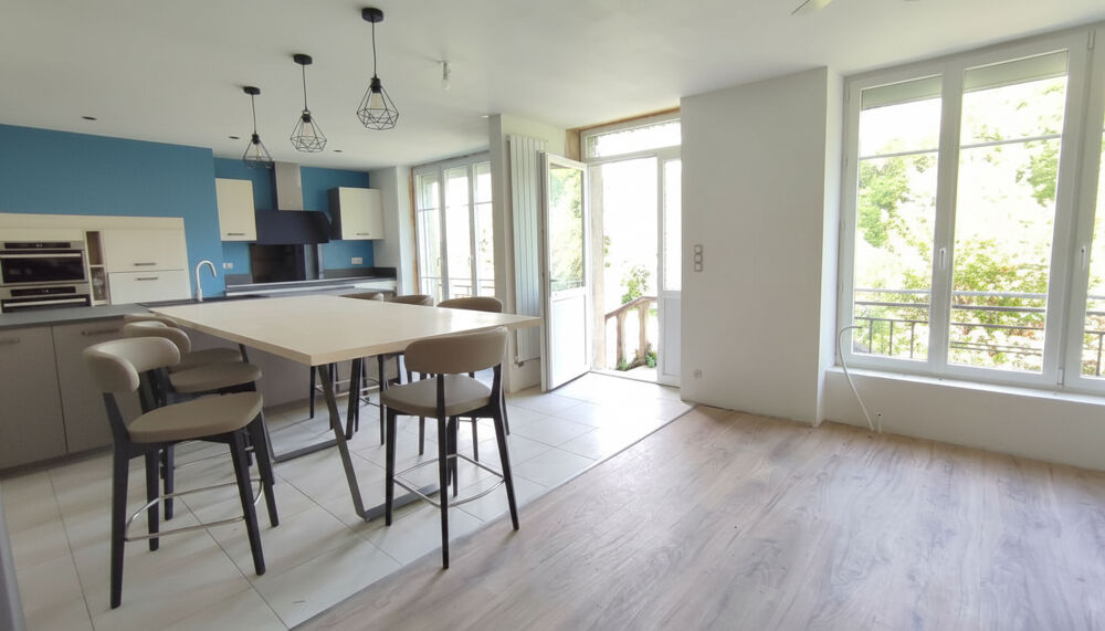 Vente Maison Maison bourgeoise avec dépendances et parcelle de bois à Liginiac 19160 Liginiac