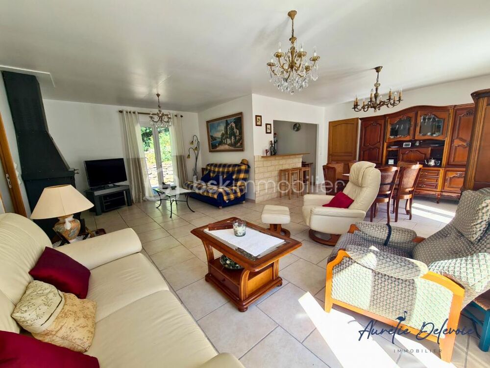 Maison de plain-pied de 135 m² avec 4 chambres, garage double et terrain de 1 580 m² à Nages, à proximité du lac du Laouzas