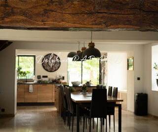  Proprit/chteau  vendre 6 pices 210 m