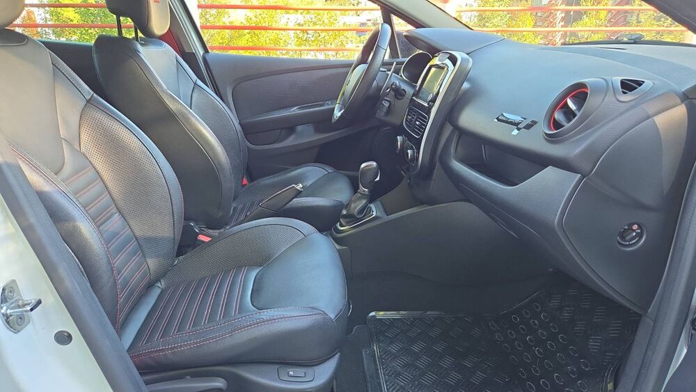 Clio 1.6 Turbo 220 EDC6 Trophy - Automatique Entretien constructe 2017 occasion 94370 Sucy En Brie