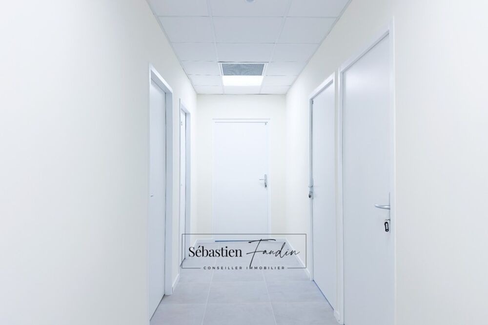   Bureau à louer LA SEYNE SUR MER (83) – 16 M² – FORTE VISIBILITÉ – BUREAUX NEUFS – PMR – STATIONNEMENTS La seyne sur mer
