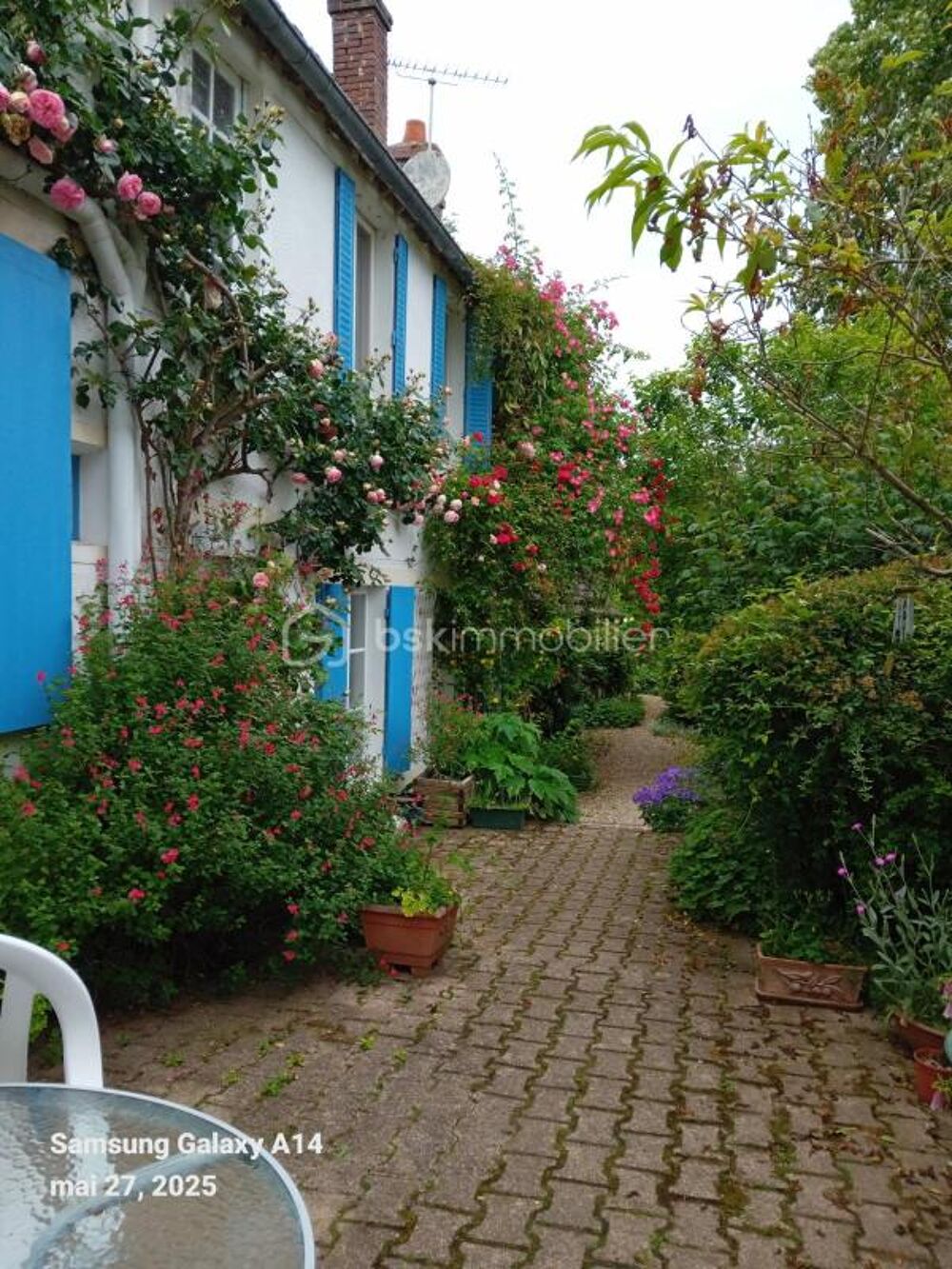 **Charmante Maison Ancienne au Coeur d'Anet  Calme et Authenticité à 1h30 de Paris**