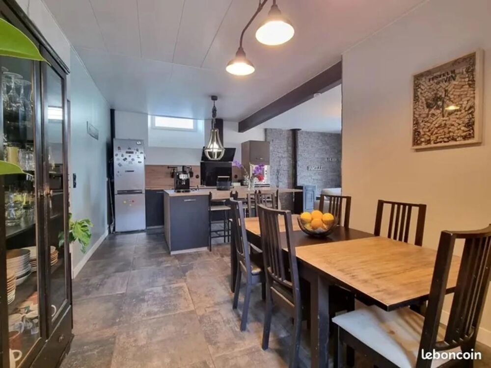 LIEUSAINT CENTRE-VILLE  MAISON FAMILIALE RÉNOVÉE DE 200 m² 