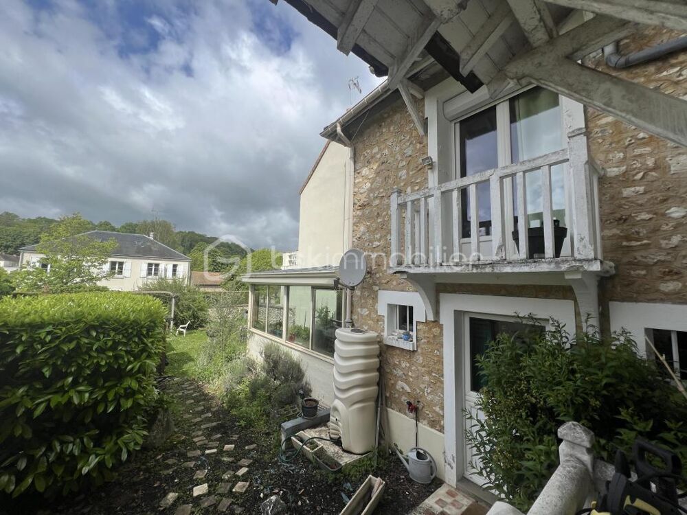 Charmante maison de village en triplex avec jardin de 200m2  Centre de Septeuil