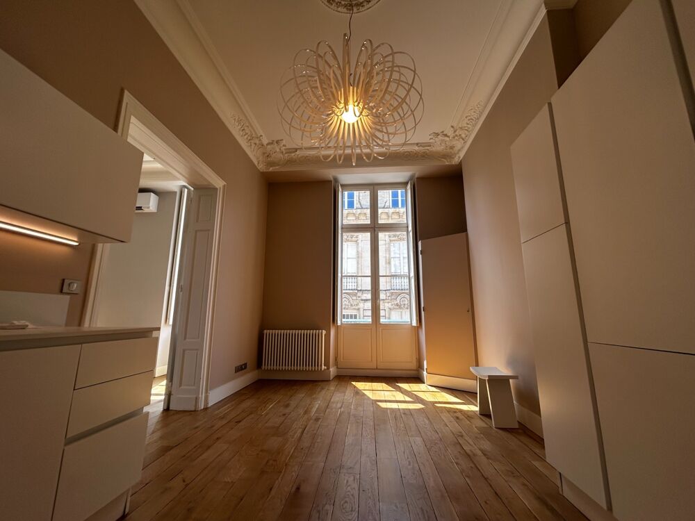Vente Appartement Appartement à vendre 3/ 4 avec balcon immeuble pierre Jardin public  BORDEAUX (33) Bordeaux