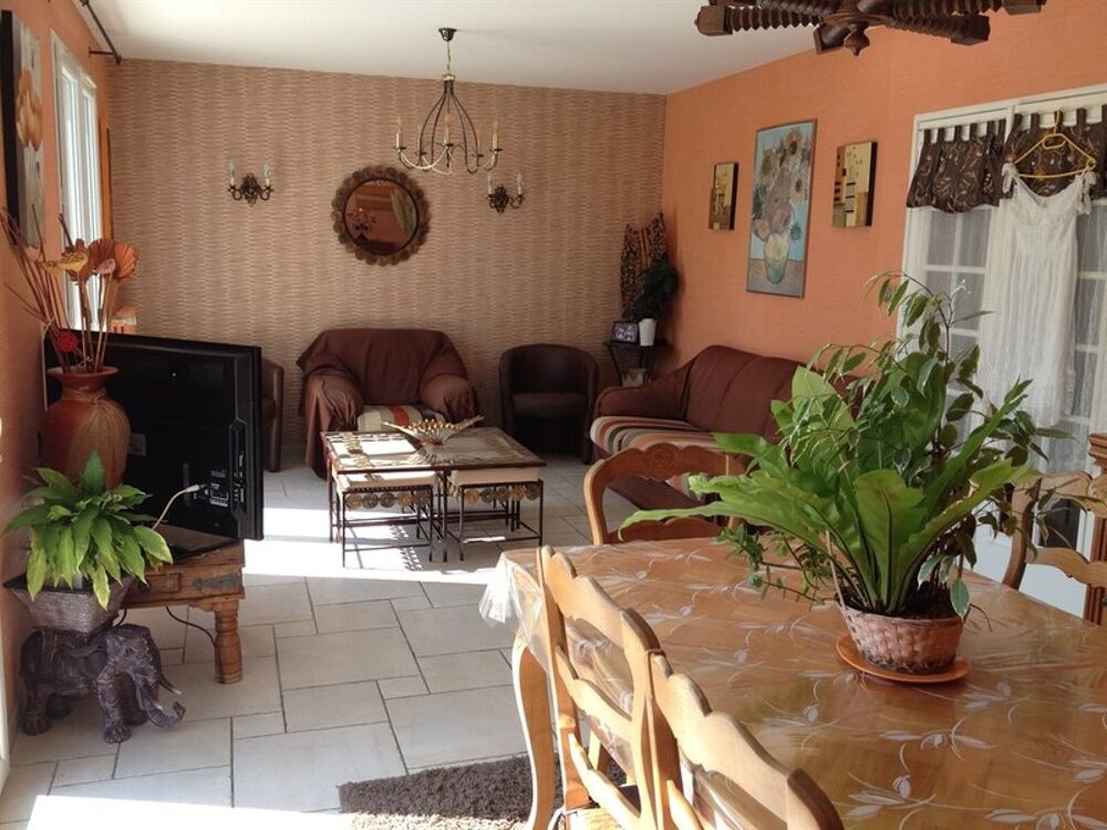 Vente Villa LAIROUX 85400 VILLA CONTEMPORAINE 4 CHAMBRES AVEC PISCINE GARAGE ET JARDIN PAYSAGE ENTIEREMENT CLOS Lairoux