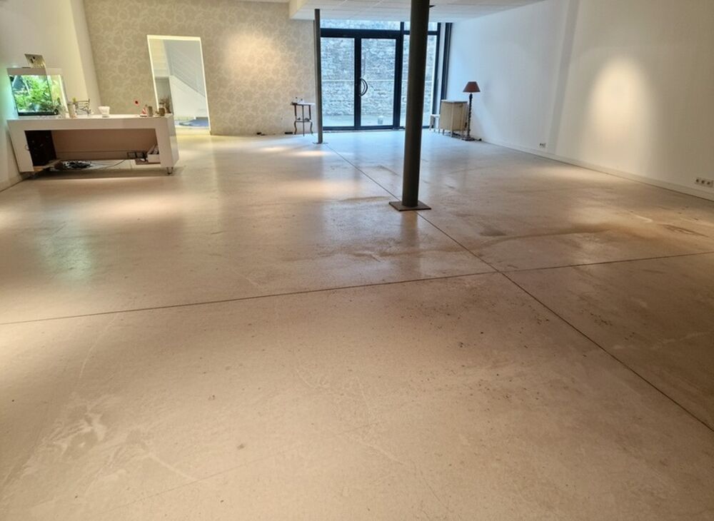 Vente Immeuble IMMEUBLE à vendre VITTEL (88) LOCAL et 2 APPARTEMENTS SPACIEUX Vittel