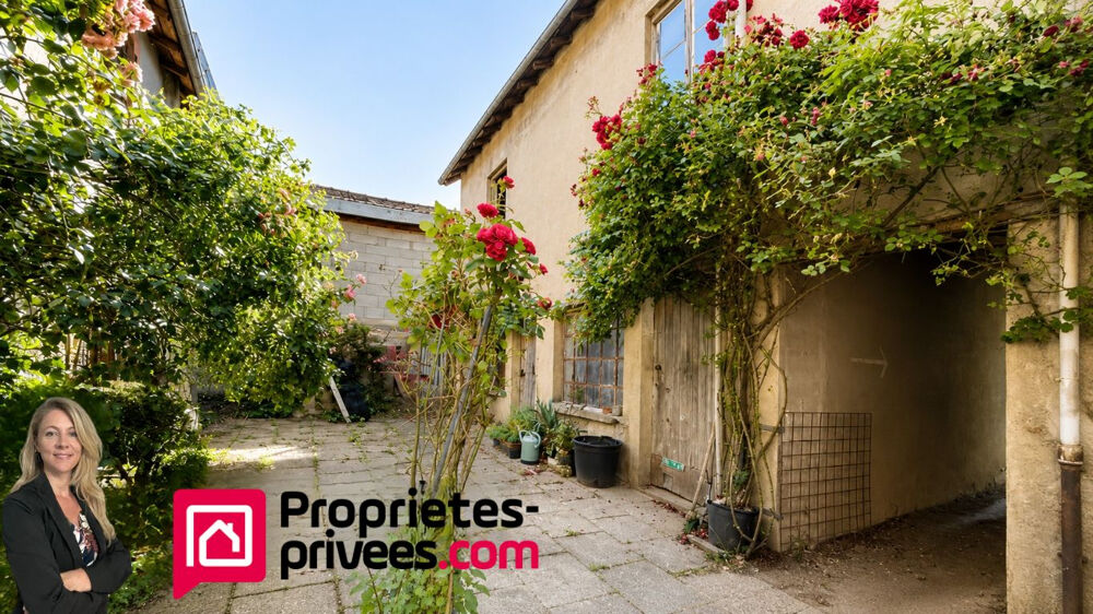 MAISON DE VILLAGE AVEC GRANGE ET TERRAIN