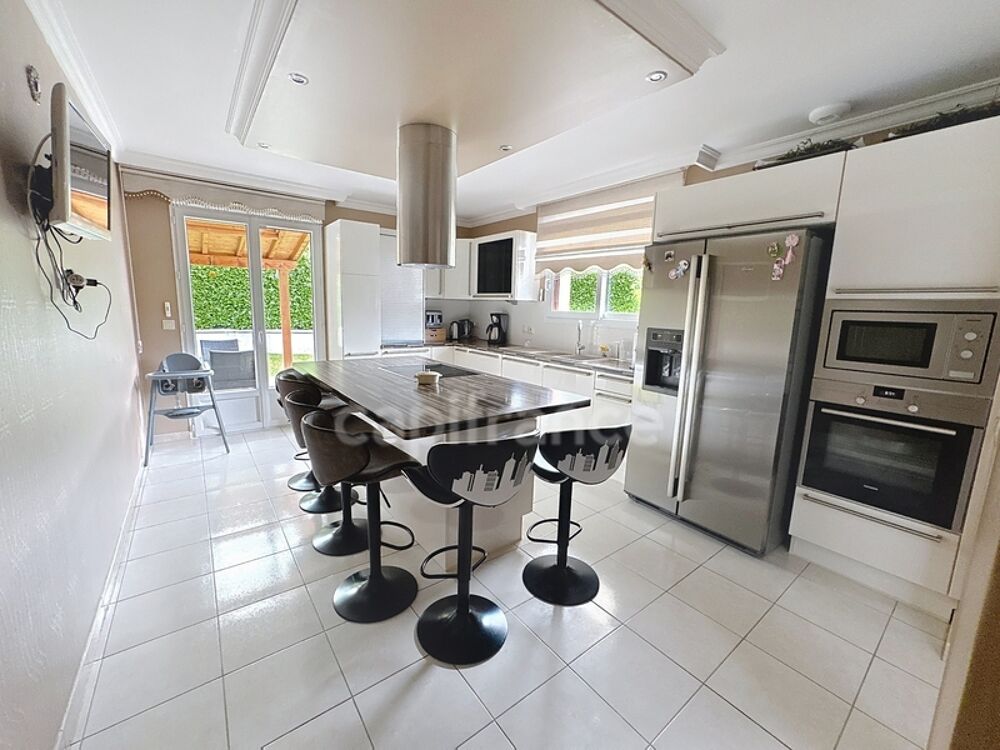 Vente Maison Maison individuelle 6 pièces - 189m² - CLUSES (74) Cluses