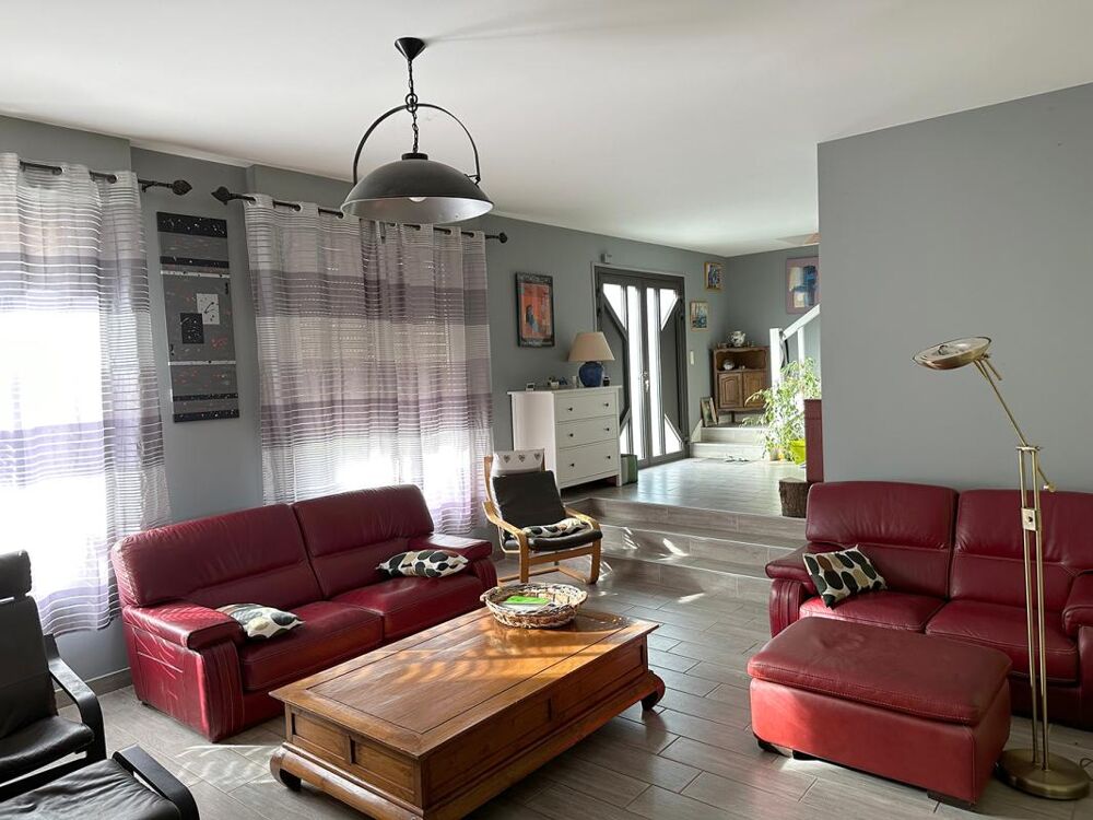 Maison indépendante de 180 m2 avec terrain de 1582 m2
