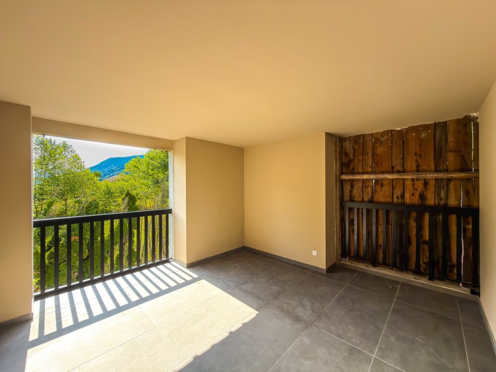 À vendre  Magnifique appartement T5 traversant en triplex de 196,54 m² au sol à Viuz-en-Sallaz